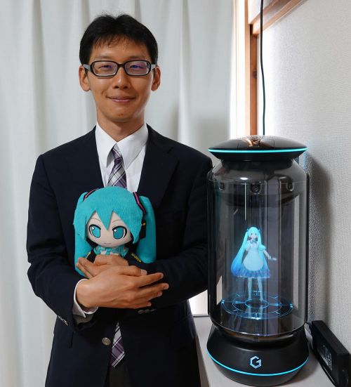 hatsune-miku-giup-anh-kondo-hoa-nhap-cuoc-song hatsune-miku-giup-anh-kondo-hoa-nhap-cuoc-song